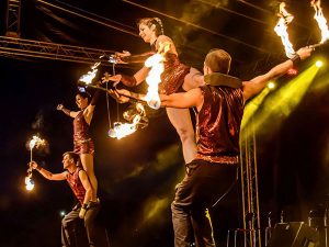 Tűz akrobata show műsor rendelés rendezvényre